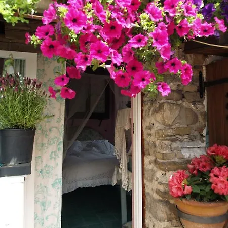 Le Petit Chateau Frühstückspension *