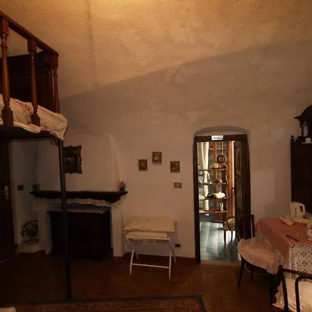 Le Petit Chateau Bed & Breakfast *