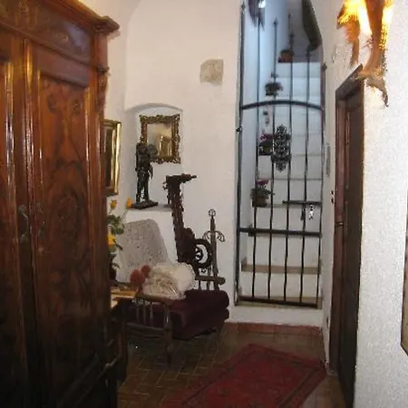Le Petit Chateau Bed and Breakfast Dolceacqua